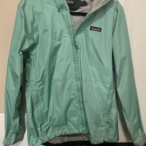 Turquoise Patagonia rain jacket! Good condition